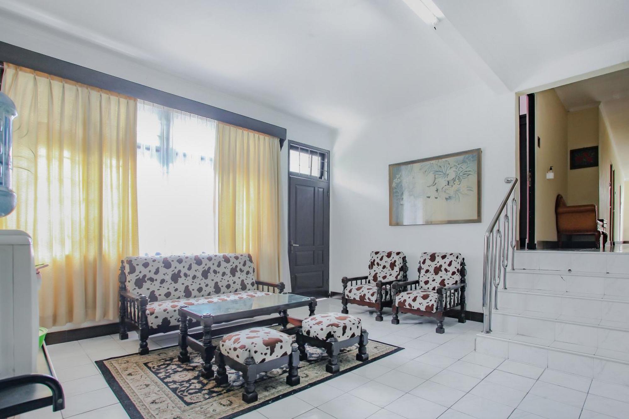 Oyo Life 90091 Wisma Pakuan Syariah 茂物 外观 照片